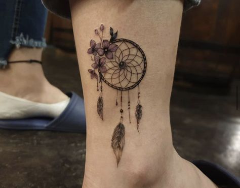 Small Dream Catcher Tattoos For Women, Dreamcatcher Memorial Tattoo, Tattoo Wade, Matching Bff Tattoos, Shin Tattoo, Line Tattoo Ideas, Bookish Tattoos, Henna Tattoo Hand, Explore Tattoo