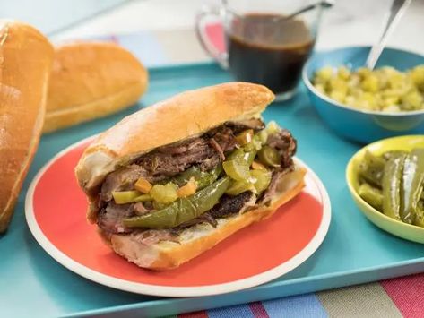 Chicago-Style Italian Beef Sandwich Chicago Style Italian Beef, Italian Beef Recipe, Chicago Italian Beef, Italian Beef Sandwich, Italian Beef Recipes, Beef Sandwich Recipes, Jeff Mauro, Pepper Sandwich, Italian Beef Sandwiches