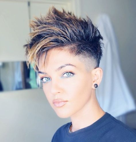 Edgy Spiky Undercut Pixie Funky Short Hair, Short Hair Undercut, Super Short Hair, Edgy Short Hair, Penteado Cabelo Curto, Short Pixie Haircuts, Short Hair Haircuts, Haircuts With Bangs, Short Hair Styles Pixie