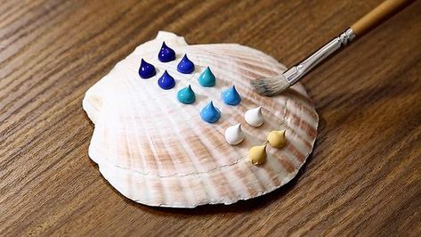 Draw Sea, Beach Crafts Diy, Seashell Art Diy, Sea Shells Diy, Beach Themed Crafts, Shell Painting, Art Coquillage, Seashell Projects, Oyster Shell Crafts