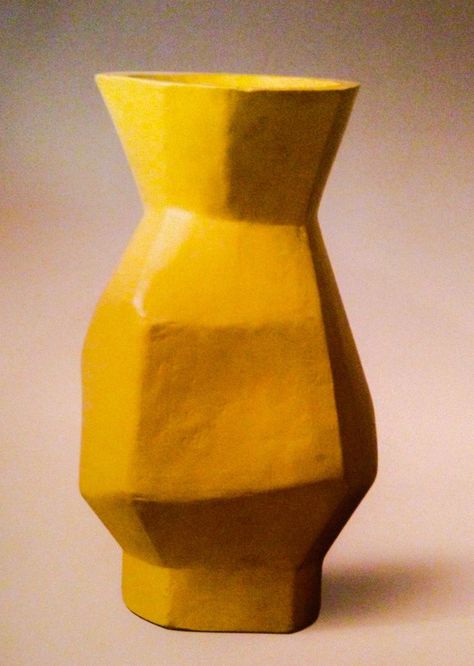 Vase Inspiration, Life Drawing Reference, Copper Vase, Alberto Giacometti, Square Vase, Object Drawing, Gold Vases, Keramik Design, Clay Vase