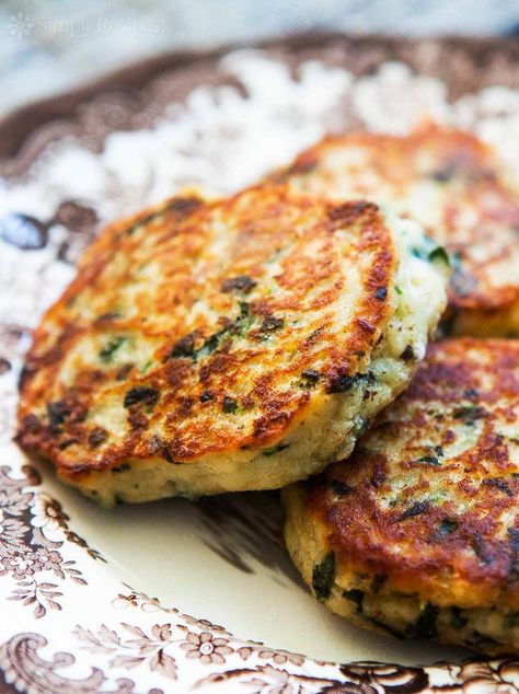 Colcannon Cakes Recipe Irish Potato Bites, Fried Potato Patties, Colcannon Potatoes, St Patrick's Day Appetizers, Colcannon Recipe, Glazed Meatballs, Veggie Skewers, Potato Latkes, Potato Patties