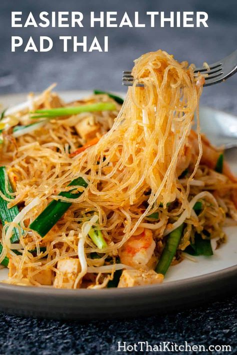 Pad Thai Easy, Easy Thai Food, Hot Thai Kitchen, Healthy Pad Thai, Easy Thai Recipes, Thai Recipes Authentic, Pailin, Pad Thai Sauce, Recipes Fish