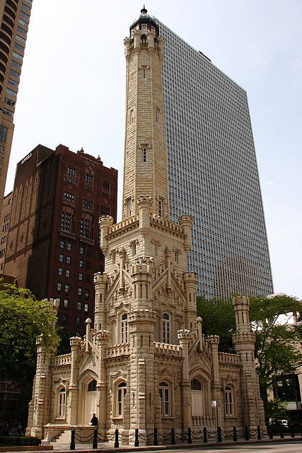 Chicago Water Tower Chicago Water Tower, Unusual Architecture, Age Aesthetic, Pretty Buildings, High Building, Minecraft Inspiration, House Deco, Chicago History, Chicago Travel