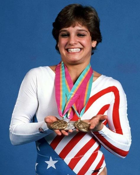 Mary Lou Retton, 1984 Olympics, Gymnastics Photography, Gymnastics Pictures, Olympic Medals, Female Gymnast, Olympic Athletes, Sports Hero, Sports Figures