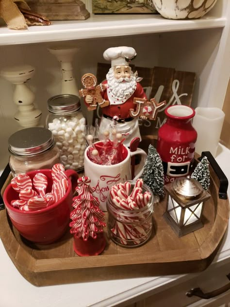 Christmas Hot Chocolate Bar Decorations, Christmas Hot Chocolate Bar Kitchen, Hot Chocolate Station Christmas, Hot Chocolate Bar Decor, Hot Cocoa Tray, Christmas Cocoa Bar, Hot Chocolate Bar Christmas, Hot Cocoa Bar Party, Chocolate Bar Ideas