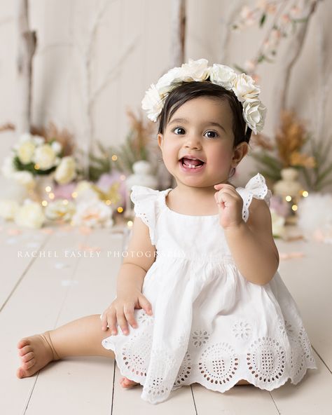 CakeSmashPhotography Bd Dress, Stylish Kids Fashion, Mother Daughter Photoshoot, Easter Photoshoot, 1st Birthday Pictures, 1st Birthday Photoshoot, Baby Photoshoot Boy, Cute Babies Photography