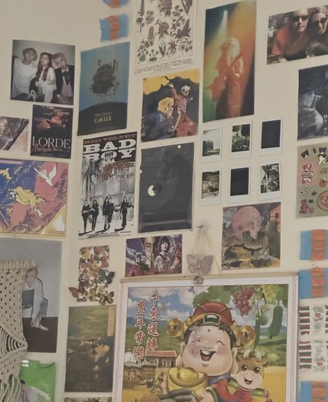 Maximalist Poster Wall, Anime Gallery Wall, Kpop Bedroom, Room Decor Maximalist, Aspiration Board, Maximalist Room, Maximalist Wallpaper, Gallery Wall Bedroom, Otaku Room