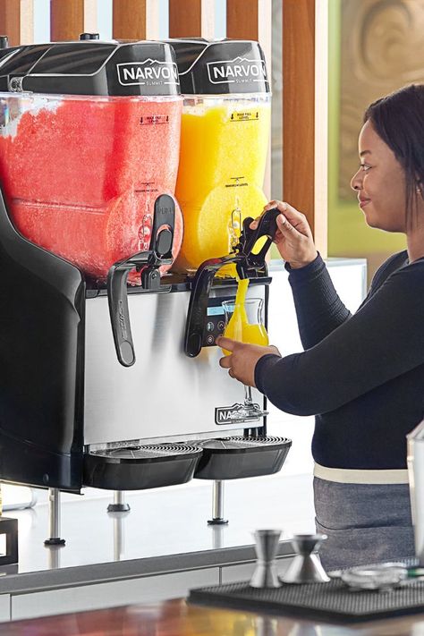 Person using slushy machine. Slurpee Machine, Laundry Lounge, Frozen Drink Machine, Cocktail Machine, Slushie Machine, Slush Machine, Frozen Cocktail, Frozen Cocktail Recipes, Wine Slushie