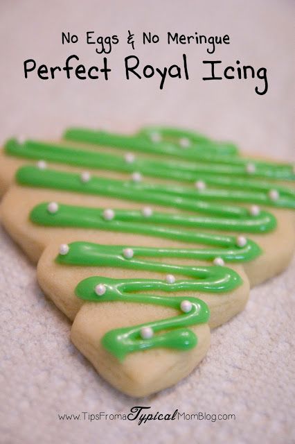 The perfect royal icing recipe for your Christmas cookies and it doesn't need egg whites or meringue powder!  How easy! Perfect Royal Icing, Royal Christmas, Meringue Powder, Torte Cupcake, Royal Icing Recipe, Cookie Icing, Icing Recipe, Köstliche Desserts, Frosting Recipes