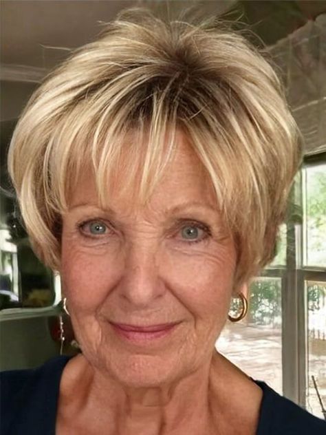 Short PIXIE HairCuts For Women's really Cute Short HairCuts for 2024 Women/Short HairCuts Layered Wigs, Choppy Bob Hairstyles For Fine Hair, Wedge Haircut, Stacked Hair, Choppy Bob Hairstyles, Bob Haircut For Fine Hair, Messy Short Hair, Bob Hairstyles For Fine Hair, Short Hair Over 60