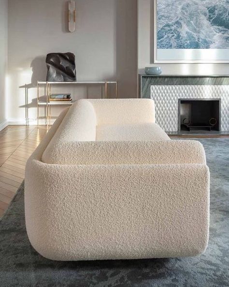 boucle cream sofa Eileen Sofa, Set Sofa, Beautiful Sofas, Vintage Sofa, White Furniture, The Invisible, A Living Room, Design Case, Interior Inspo