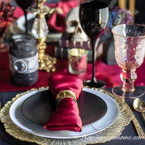 Harry Potter Table Decor, Elegant Table Settings Classy, Black Lace Candles, Harry Potter Table, Lace Candle Holders, Gold Place Setting, Lace Candles, Halloween Table Settings, Gold Halloween