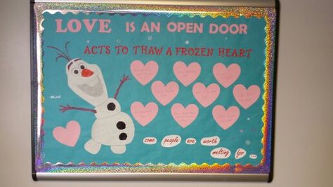 Frozen RA bulletin board for valentine's day. Olaf's acts to thaw a frozen heart. School Counseling Bulletin Boards, February Bulletin Boards, Office Bulletin Boards, Disney Themed Classroom, College Bulletin Boards, Valentines Day Bulletin Board, Ra Bulletins, Ra Boards, Ra Bulletin Boards