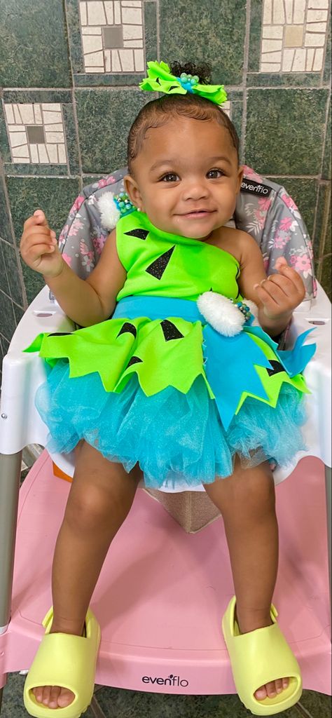 Começo: 16/06/2020 Término: (sem data) #ficçãoadolescente # Ficção adolescente # amreading # books # wattpad Infant Halloween Costumes For Girls Baby, Black Baby Girl Halloween Costumes, Black Baby Halloween Costumes Girl, Flintstone Family Costume, One Year Old Girl Halloween Costume, Unique Toddler Halloween Costumes Girl, Baby Girl Costume Ideas, 1st Halloween Costumes Girl, Family Halloween Costumes With Baby Girl