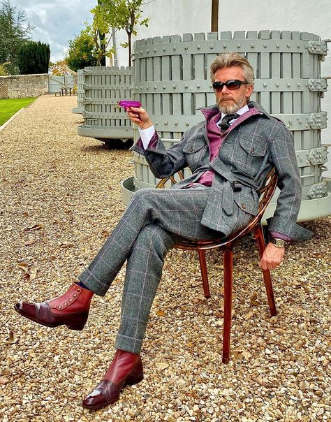 Flamboyant Men, Gentleman Style Outfits, Dapper Gentleman Style, Dandy Style, Fab Dress, Classic Style Outfits, Dapper Gentleman, Outfit Grid, Sharp Dressed Man