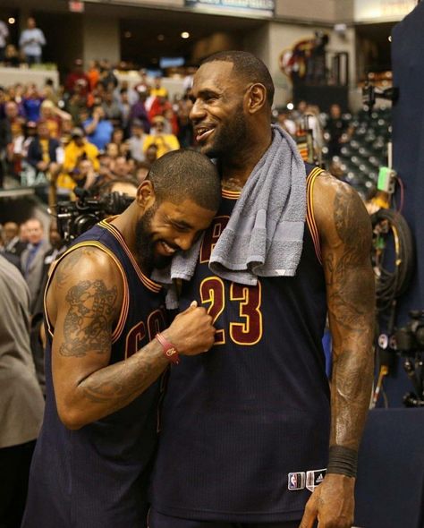 Lebron and KYRIE Nba Lebron James, Basketball Scoreboard, Nba Funny, King Lebron James, Cleveland Cavs, King Lebron, Nba Basketball Art, Basketball Quotes, Basketball Leagues