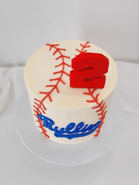 Buttercream Baseball Cake, Baseball Themed Smash Cake, Half Baseball Cake, Baseball Themed Cupcakes, Baseball Cake Ideas, Birthday Cake Baseball, Baseball Theme Cake, Baseball Smash Cake, Baseball Themed Cake