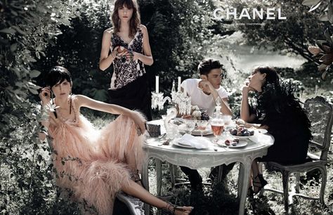 Chanel Spring/Summer 2011 Models: Freja Beha Erichsen, Stella Tennant and Ines de la Fressange. Photographer: Karl Lagerfeld Chanel Ad Campaign, Spring Summer Campaign, Chanel Ad, Chanel Spring Summer, Freja Beha Erichsen, Stella Tennant, 2011 Fashion, Summer Campaign, Chanel Spring