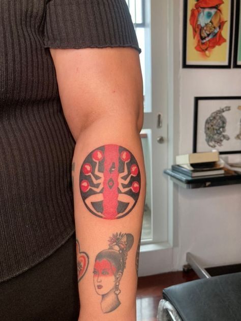 Suspiria movie poster tattoo Suspiria 1977 Tattoo, Suspiria Tattoo, Suspiria Movie Poster, Poster Tattoo, Movie Tattoo, Tattoo Reference, Tat Ideas, Tattoo Inspo, Paw Print Tattoo