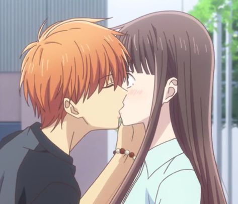 Kyo Manga, Aot Gifs, Tohru X Kyo, Tohru And Kyo, Kyo Soma, Kyo Tohru, Kyo X Tohru, Fruits Basket Kyo, Fruits Basket Manga