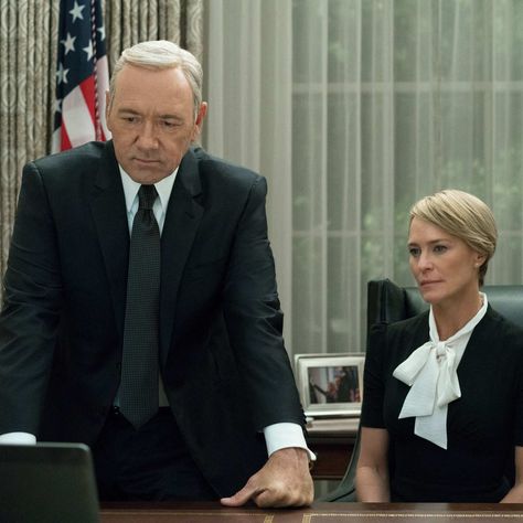 How Frank Underwood Died and ‘House of Cards’ Killed Him Off Frank Underwood, Series List, Classy People, Robin Wright, Kevin Spacey, Hollywood Life, House Of Cards, Best Series, Hottest Celebrities