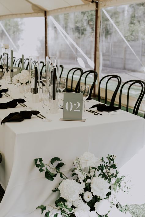 Seating Chart Frame, Velvet Napkins, Black Wedding Table, Monochromatic Style, Olive Green Weddings, Black Cutlery, Black And White Wedding Theme, Green Themed Wedding, White Wedding Theme