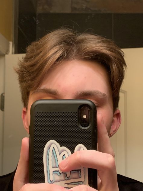 Is it possible to get rid of the cow lick thats making my middle part asymmetrical? I love my hair on the left side but hate it on the right. Mens Haircut Cowlick, Down The Middle Part Hairstyles, Boy Haircuts Straight Hair, Hair Cowlick, Teen Boy Haircuts Straight Hair, Hair Asymmetrical, Styling Braids, Red Hair With Bangs