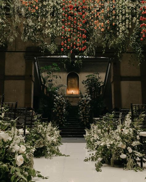 Some highlight photos from a recent wedding in Mexico City in Reforma, Prim 30. The warmth and hospitality of the people made us all feel welcomed and love. Excited for more opportunities here again. @fernandamercado_weddings @floweriize @gerardoboue #thomasbui #thomasbuilifestyle #destinationwedding #mexicocity #cdmx #mexicowedding #eventdesigner #eventproducer #wedding Mexico City Wedding, City Wedding Photos, Moody Nature, Wedding Mexico, Wedding In Mexico, Nature Inspired Wedding, Event Producer, Dark Wedding, Mexico Wedding