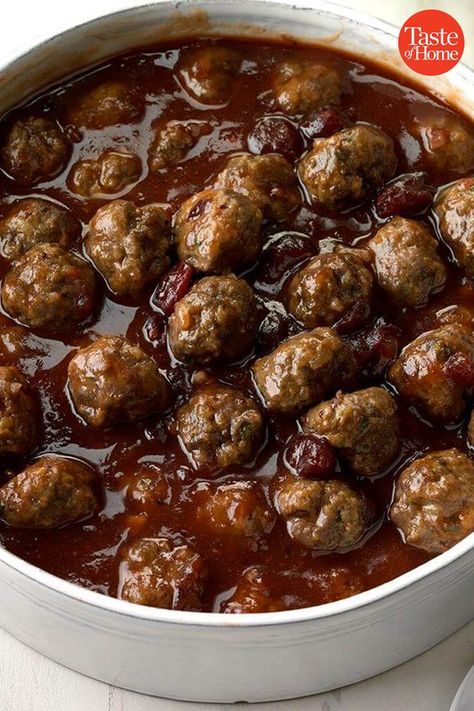 Christmas Meatballs, Moist Meatballs, Christmas Dinner Ideas, Meatball Recipes Easy, Recipes Bread, Dandelion Recipes, Minced Meat, Beef Recipes Easy, Christmas Cooking