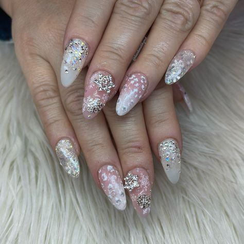 Beautiful leopard print winter nails with Swarovski crystal snowflakes. Perfect for winter and christmas nails Winter And Christmas, Crystal Snowflakes, Leopard Nails, Christmas Nail Designs, Christmas Nail, Bling Nails, Snow Leopard, Winter Nails, Christmas Nails