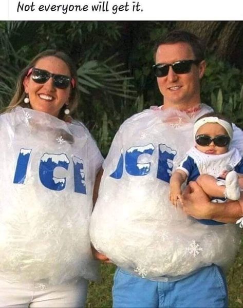 Pun Halloween Costumes, Best Family Halloween Costumes, Punny Halloween Costumes, Carnaval Costume, Baby Kostüm, Halloween Costumes Ideas, Ice Ice Baby