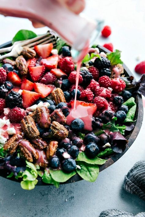 Berry Salad Dressing, Salad With Candied Pecans, Candied Pecans For Salad, Recipes Deserts, Raspberry Vinaigrette Salad, Orange Sauce Recipe, Raspberry Salad, Tasty Salads, Salad Inspiration