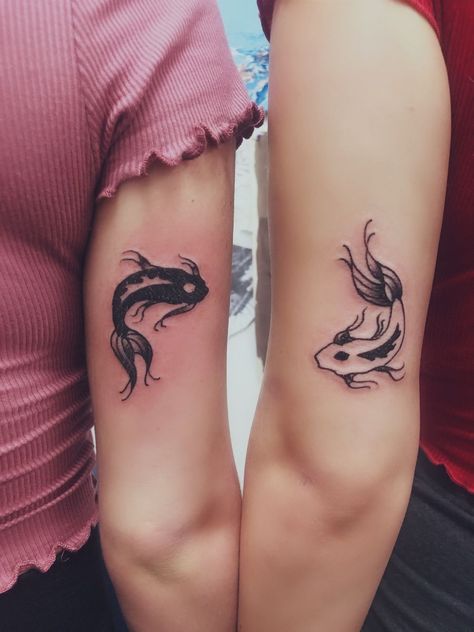 Charlie Tattoo, Girlfriend Tattoos, Cute Sister Tattoos, Pisces Tattoo Designs, Best Couple Tattoos, Feminine Tattoo Sleeves, L Tattoo, Pisces Tattoos, Matching Couple Tattoos