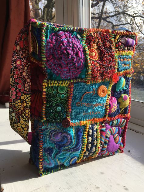 Recycle Fabric, Boho Chic Bags, Recycled Tote, Sac Diy, Work Handbag, Bohemian Bags, Hippie Bags, Fabric Purses, Embroidery Bags