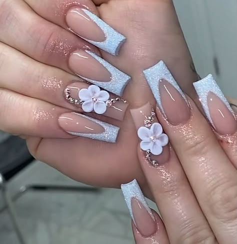 White Acrylic Nails Coffin 3d Flower, White Flower Nail Designs Acrylic, White Ombre Nails With 3d Flowers, Nail Ideas White Flowers, Quince Nails Medium Length, Nails Acrylic Flower Designs, 3d Flower Nails Square, Nails With Flowers And Rhinestones, Nails With Flowers 3d