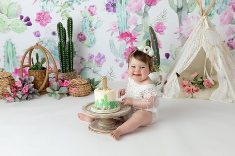 Cake Smash Cake, Cactus Birthday, Cake Smash Photoshoot, Photo Bb, Cowgirl Photoshoot, Smash Photoshoot, Succulent Cake, Cactus Cake, Twin First Birthday