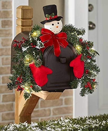 Christmas Lighted Mailbox, Christmas Door Hanger Ideas, Mailbox Decorations For Christmas, Mailbox Swag Christmas, Christmas Mailbox Decorations, Door Hanger Ideas, Snowman Garland, Mailbox Swags, Christmas Door Swag