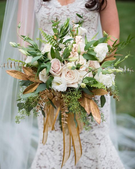 Wedding Bouquets Gold, Gold Wedding Bouquets, Gold Winter Wedding, Greenery Wedding Bouquet, Simple Beach Wedding, Gold Wedding Colors, Winter Wedding Bouquet, Wedding Dresses Cinderella, Anniversary Flowers