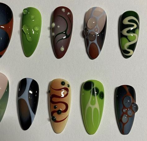 Unique Gel Nail Designs Creative, Nails 2023 Trends, Nail Polish Art Designs, Spring Nails 2023, Dark Green Nails, Gothic Nails, Grunge Nails, Y2k Nails, New Template