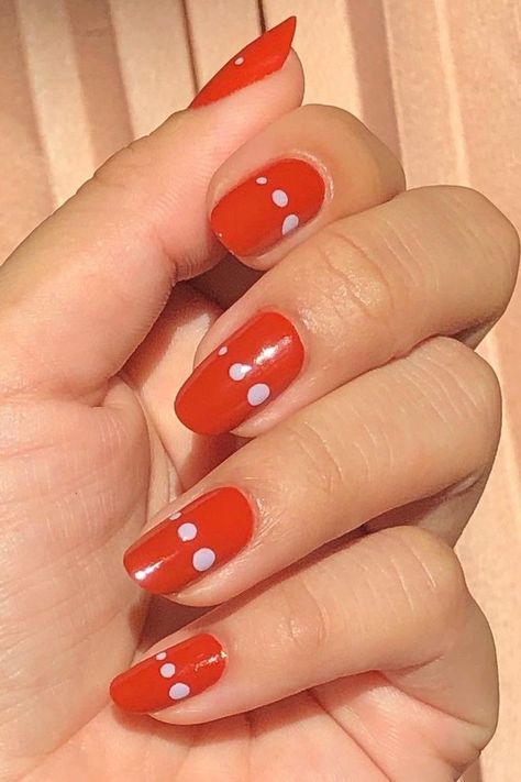 One of the most popular nail art trends that’s been heating up for the last half of the year has us dreaming of go-go boots, bright-colored frocks, and Twiggy lashes. Mod fashion is back, gals, but this time, everyone’s wearing it on their fingers. #nailpolish #nailtrends #nailpolishtrends2021 #modnails #southernliving Southern Nails, 1960s Nails, Mod Nails, 60s Nails, 1960 Hair, Beauty Basket, Fantastic Nails, Popular Nail Art, Pretty Nail Colors