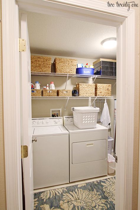 Laundry Room Organization Shelves, Laundry Room Organization Diy, Perfect Laundry Room, Laundry Makeover, Laundry Room Storage Shelves, Small Laundry Room Organization, Room Storage Diy, Wire Shelves, Laundry Room Shelves