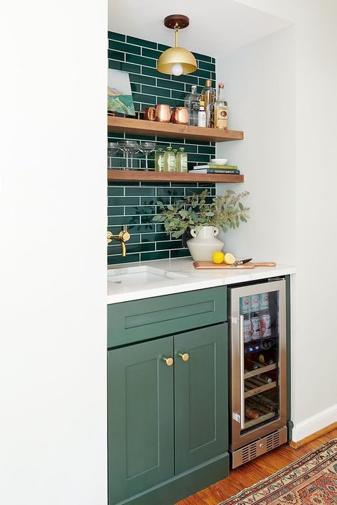 Hotel Kitchenette, Modern Wet Bar, Green Kitchen Backsplash, Dark Green Tile, Green Tile Backsplash, Bar Tile, Green Kitchen Island, Dark Green Kitchen, Green Backsplash