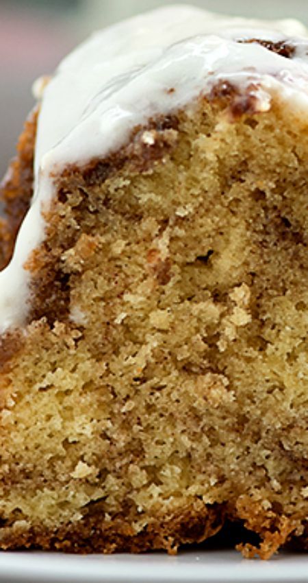 Cinnamon Roll Pound Cake ~ This cake is so moist and rich! Banana Cream Pound Cake, Banana Cream Cheese Pound Cake, Banana Pound Cake Recipes Moist, Banana Pound Cake Recipes, Banana Nut Pound Cake Recipe, Banana Pudding Pound Cake Recipe, Banana Pudding Pound Cake, Banana Pound Cake, Cinnamon Roll Pound Cake