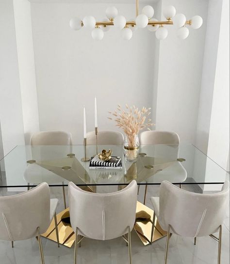 Small Rectangle Dining Table, Dirty Kitchen Design, Dirty Kitchen, Simple Kitchen Design, Gold Dining, Dinning Room Design, Dining Room Style, Luxury Food, Dining Room Table Decor