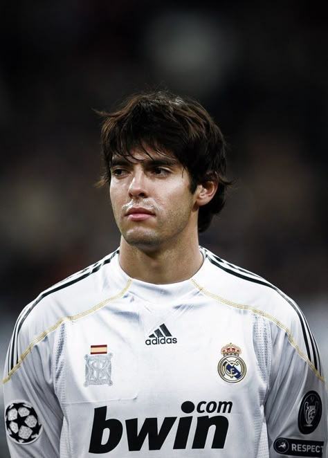 Kaka In Real Madrid, Kaka Football Player, Kaka Real Madrid, Template Meme, Ricardo Kaka, Cr7 Messi, Cute Football Players, Soccer Gifs, Football Images