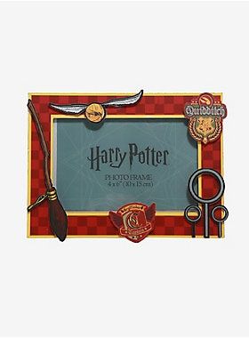 For your Quidditch team photo! // Harry Potter Gryffindor Quidditch Photo Frame Quidditch Gryffindor, Gryffindor Quidditch, Photo Frame Images, Deathly Hallows Symbol, Harry Potter Quidditch, Harry Potter Deathly Hallows, Disney Maleficent, Disney Frozen Olaf, Harry Potter Merchandise