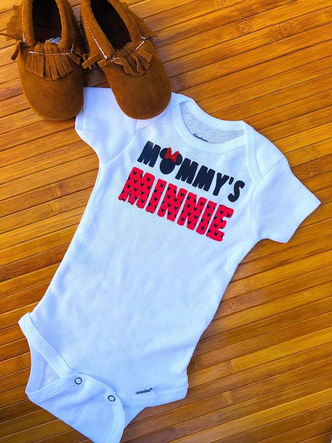 Mommys Mini Onesie Minnie Mouse Onesie Minnie Mouse Baby - Etsy Nicu Graduate, Preemie Baby Clothes, Minnie Mouse Onesie, Superhero Baby Shower, Funny Baby Gifts, Onesie Ideas, Minnie Mouse Baby, Disney Baby Clothes, Minnie Mouse Baby Shower