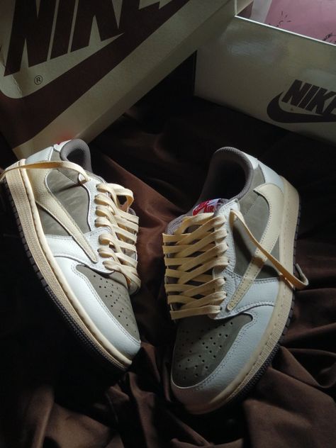 reverse mocha Reverse Mocha, Jordan Low, Mocha, Jordan, Nike, Sneakers, Pins, Quick Saves