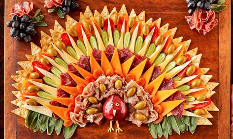 Turkey Charcuterie, Cheeseboard Recipe, Thanksgiving Charcuterie Board, Thanksgiving Charcuterie, Pumpkin Spice Bread, Thanksgiving Snacks, Smoked Gouda Cheese, Wisconsin Cheese, Turkey Cheese